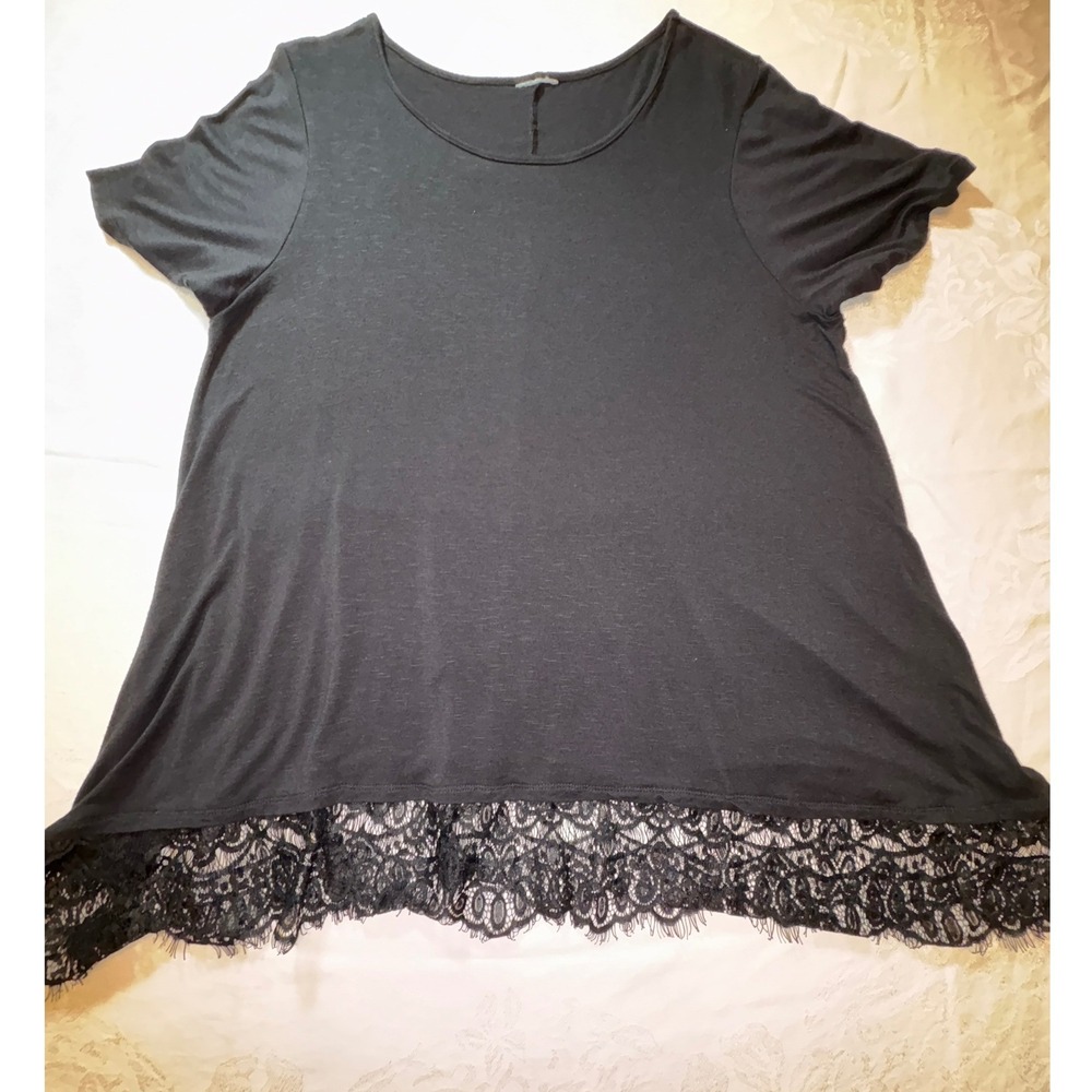 Black Short Sleeve Lace Trim Tunic Top Size 14/16 Scoop Neck Rayon Blend